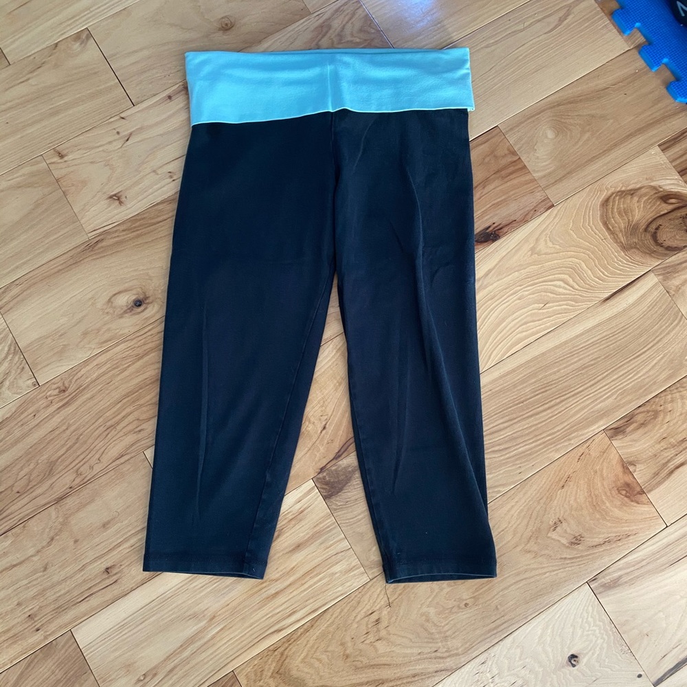 VS capri leggings, S